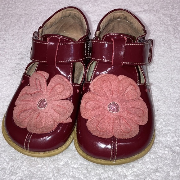 Livie & Luca patent leather suede blossom tee strap shoes size 9 - Picture 2 of 7